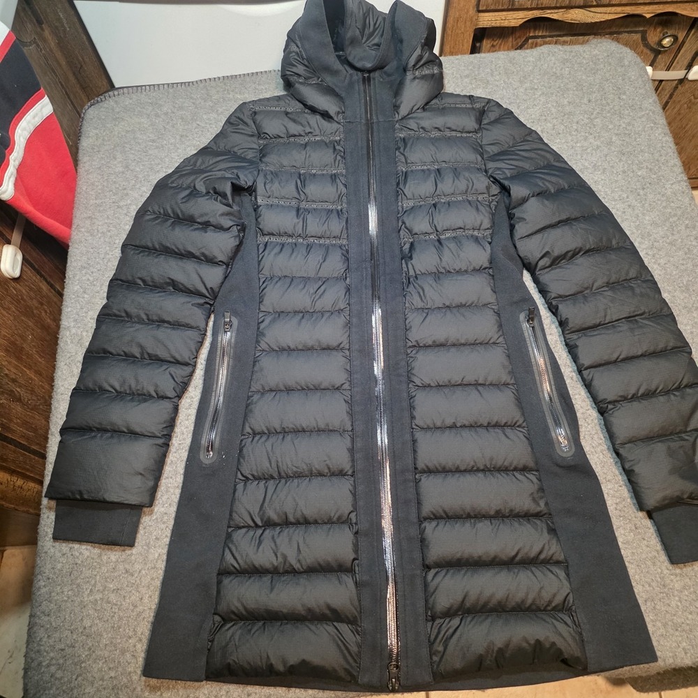 Nike Tech Fleece Aeroloft Down-Fill Puffer Jacket. Womans Xs B2